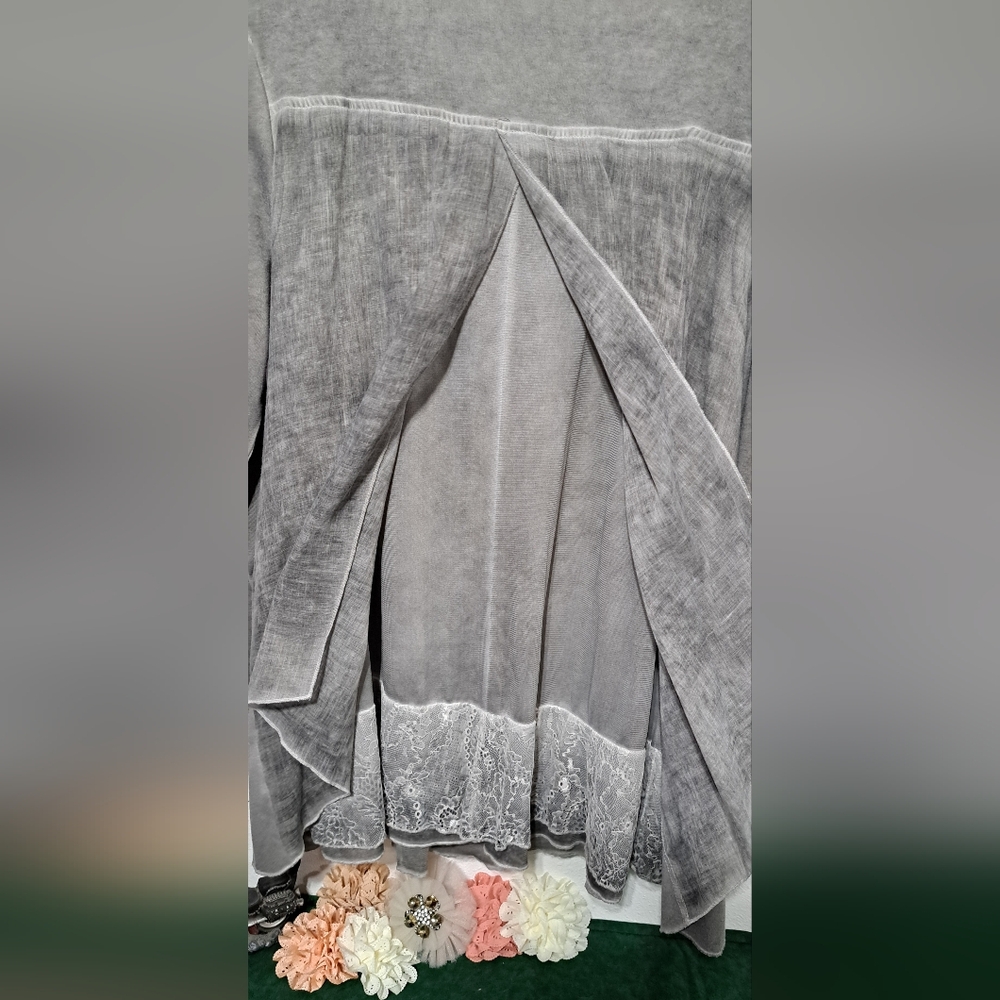 Calstyle Gray Crochet Accent, multi layer sz. L - Picture 4 of 4